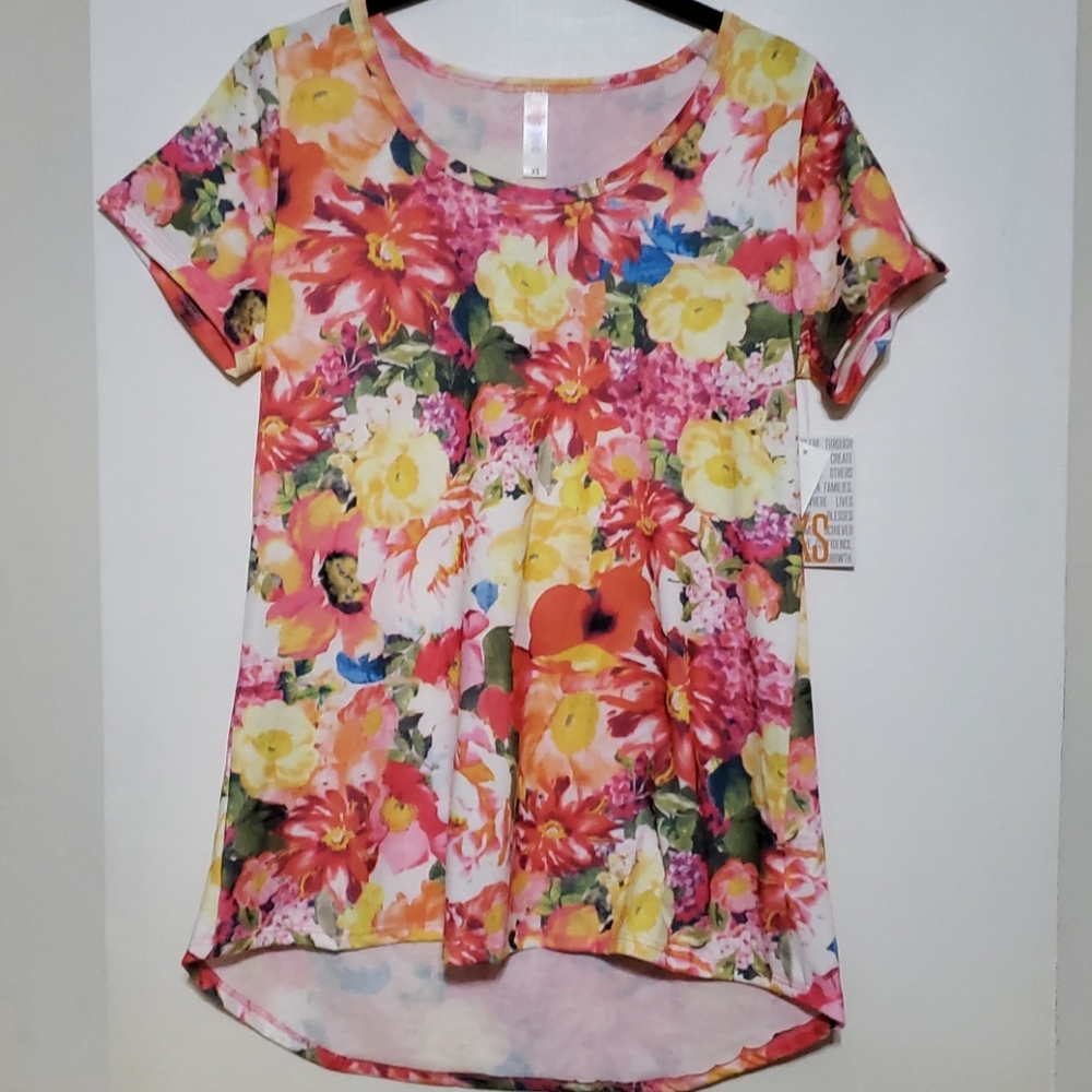 NWT LuLaRoe Classic T